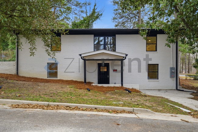 175 Holly Rd NW in Atlanta, GA - Foto de edificio - Building Photo