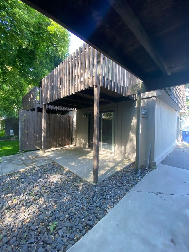 1318 S Hawthorne Pl in Spokane, WA - Building Photo - Building Photo