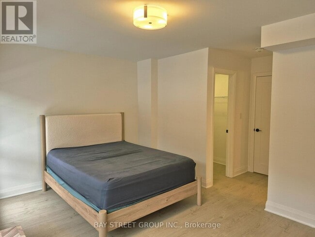 property at 114 Alton Cres