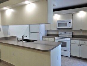 2425 24th Ct in Jupiter, FL - Building Photo - Building Photo