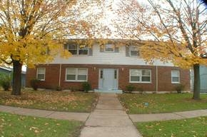 1219 Fairwood Ct in Elgin, IL - Building Photo