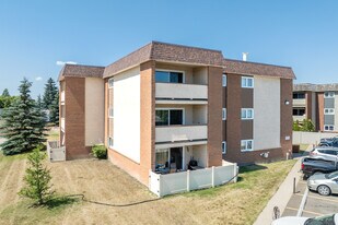 Glendale Place in Red Deer, AB - Building Photo