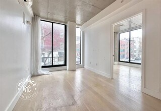 152 Manhattan Ave-Unit -2C in Brooklyn, NY - Building Photo - Building Photo
