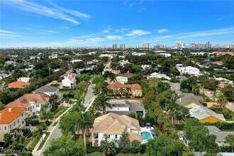 1427 Hemingway Pl in Naples, FL - Building Photo - Building Photo