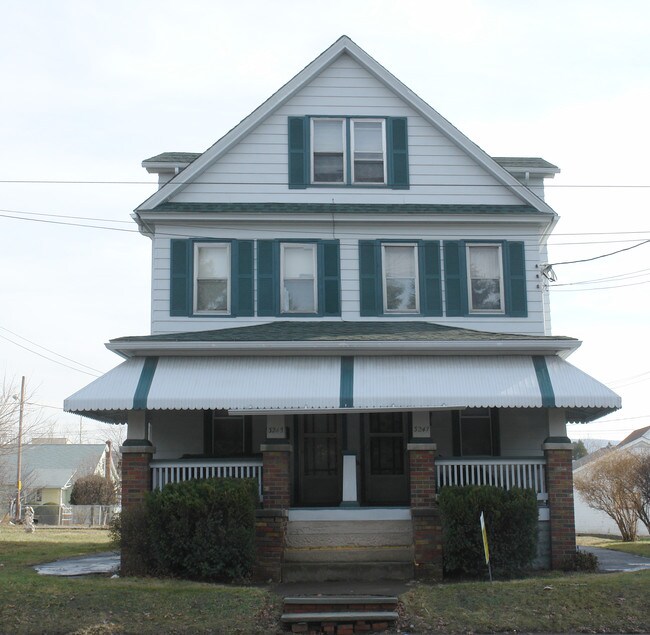 3245-3247 Pittston Ave in Scranton, PA - Foto de edificio - Building Photo