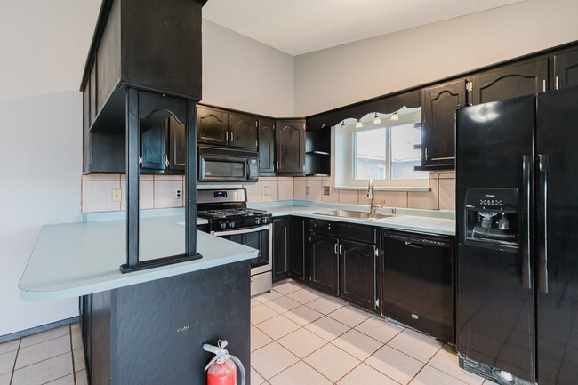 4 Bedroom, 2 Bath house with New Carpet in Alamogordo, NM - Building Photo - Building Photo