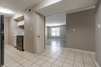 Cedar Manor Apartments in Jonesboro, AR - Foto de edificio - Interior Photo