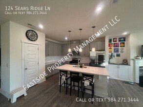 124 Sears Rdg Ln in Morrisville, NC - Building Photo - Building Photo