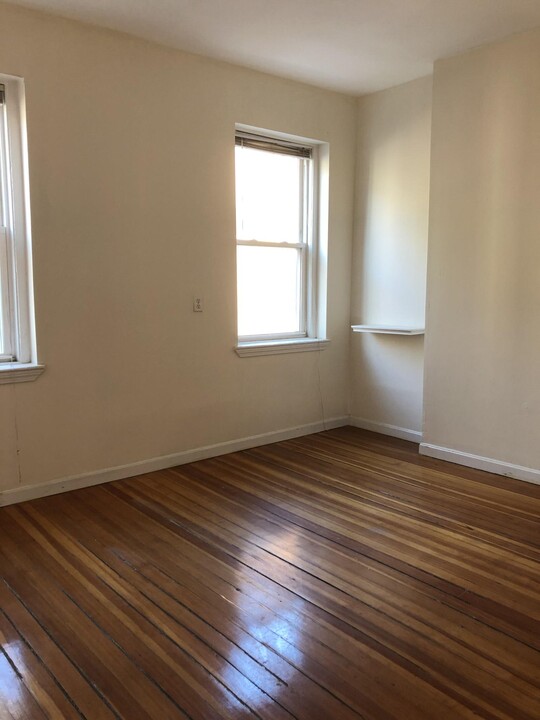 19 Aberdeen St, Unit 4 in Boston, MA - Building Photo