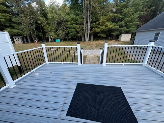 30 Loughran Dr, Unit 30 in Corinth, NY - Foto de edificio - Building Photo