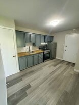 21 McKenzie Ave in Moncton, NB - Building Photo