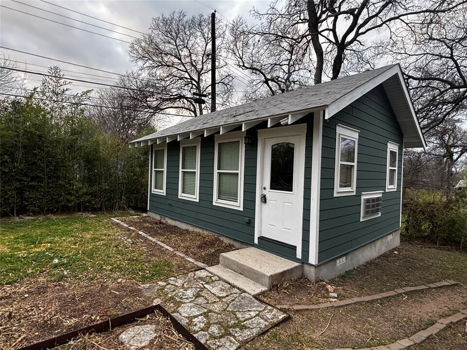 3308 Randolph Rd in Austin, TX - Building Photo