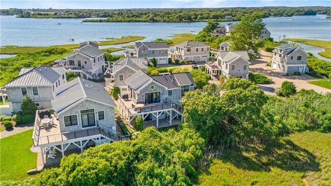 14 E Pointe Ct in South Kingstown, RI - Building Photo - Building Photo