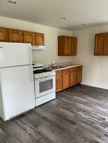 43 Chapin St, Unit Downstairs in Canandaigua, NY - Building Photo