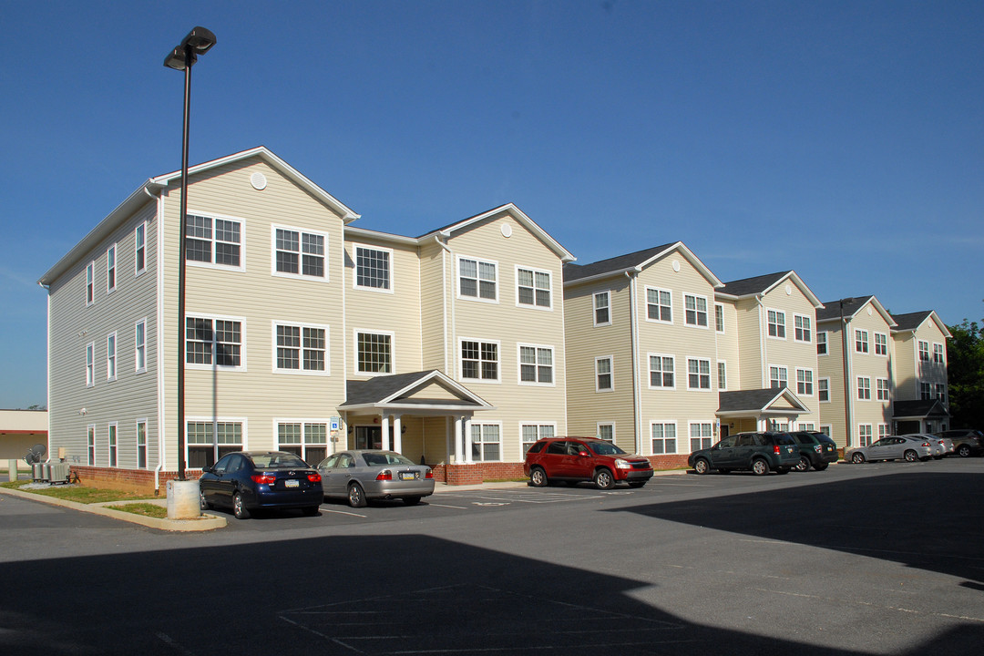 Shippensburg Commons Apartments in Shippensburg, PA - Building Photo