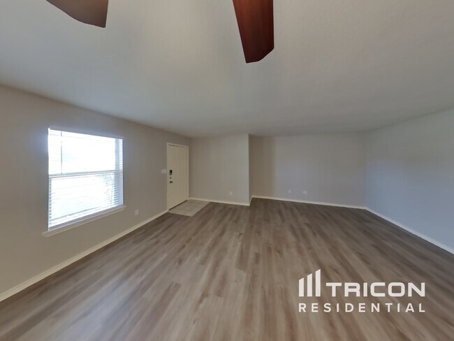 4301 Sheldon Ln in Granbury, TX - Building Photo - Building Photo