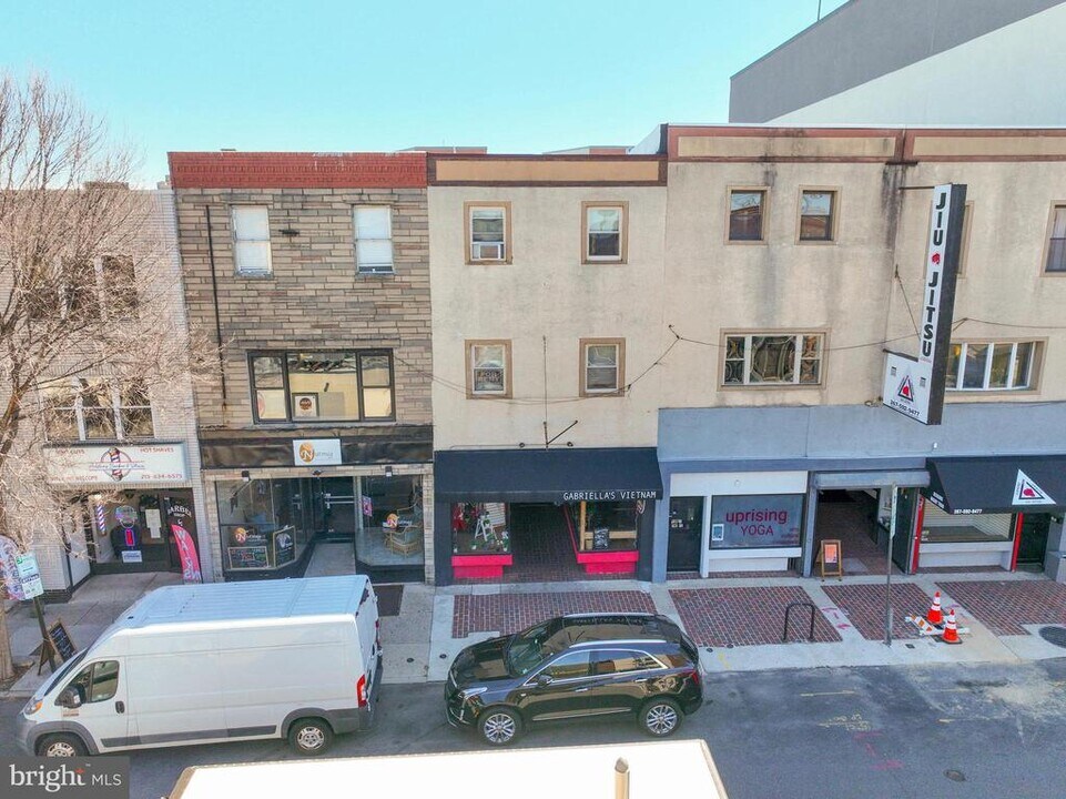 1837 E Passyunk Ave in Philadelphia, PA - Building Photo