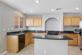 7404 Celosia St in Las Vegas, NV - Building Photo - Building Photo