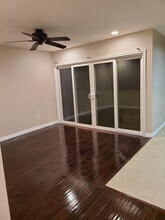 4310 Lennox Blvd, Unit D in Inglewood, CA - Foto de edificio - Building Photo