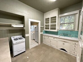 212 W 1st Ave in Chico, CA - Building Photo - Building Photo