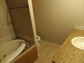 299 Altarest Ave, Unit 1611 - B-405 - B in Miami, AZ - Building Photo - Building Photo