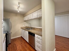 412 Center Rd in Everett, WA - Building Photo - Building Photo