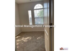 4020 W Fig Tree Ln in Fresno, CA - Building Photo - Building Photo