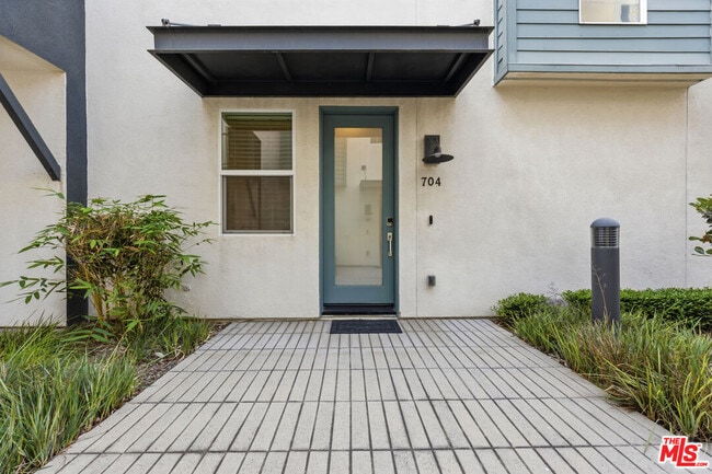 9942 Artesia Blvd in Bellflower, CA - Building Photo - Building Photo