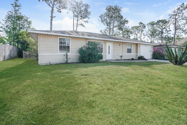 18703 Sebring Rd in Ft. Myers, FL - Building Photo - Building Photo