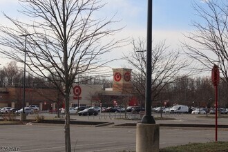 6 Bond St in North Brunswick, NJ - Building Photo - Building Photo