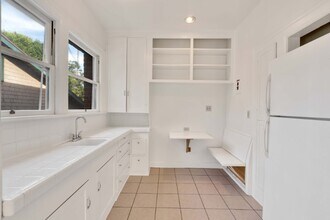 5121 1/2 Eagle Rock Blvd in Los Angeles, CA - Building Photo - Building Photo