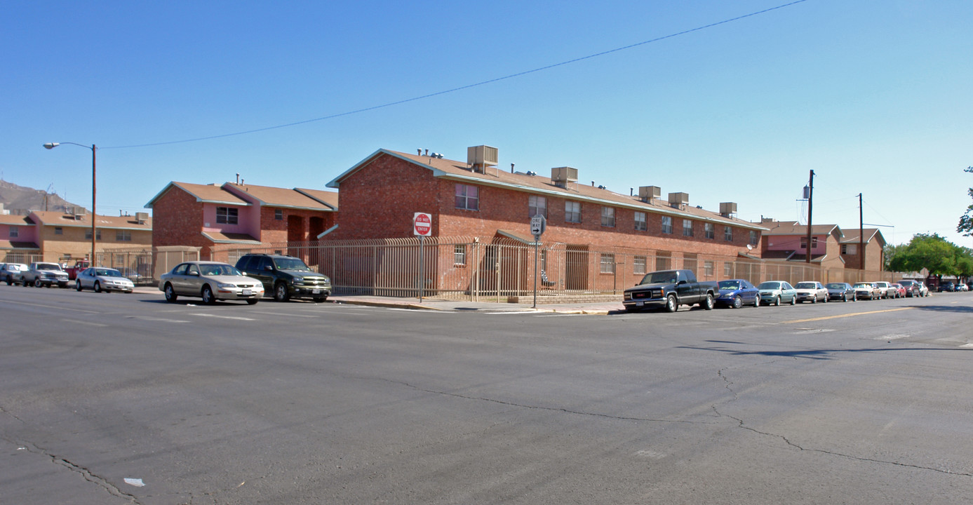 500-520 E 6th Ave in El Paso, TX - Building Photo