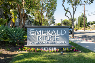 Emerald Ridge Apartments in Garden Grove, CA - Building Photo - Building Photo