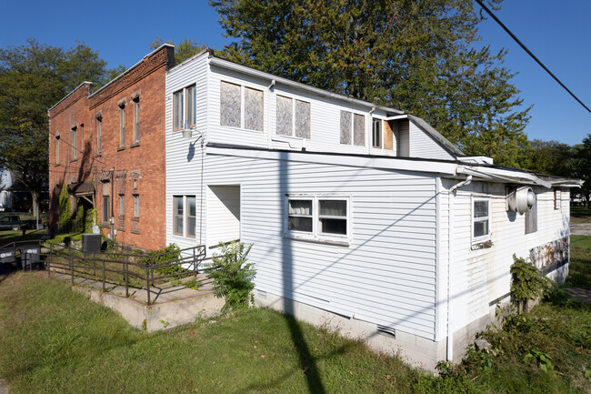 2406 Franklin Ave in Toledo, OH - Foto de edificio - Building Photo