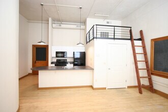 100 Broadway Blvd NE, Unit 303 in Albuquerque, NM - Foto de edificio - Building Photo