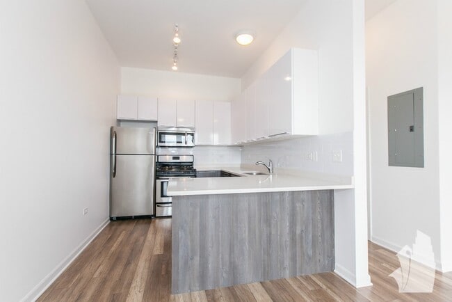 2700 W North Ave, Unit #  0207 in Chicago, IL - Foto de edificio - Building Photo