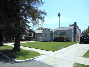 926 Campus Ave, Unit 1 (front) in Redlands, CA - Foto de edificio - Building Photo