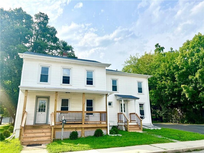 13 Spring St in Middletown, NY - Building Photo - Building Photo