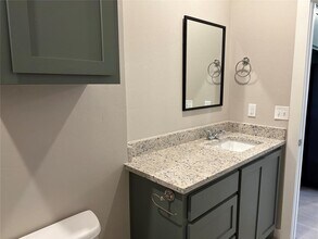 325 N Cleveland Ave in Shawnee, OK - Building Photo - Building Photo