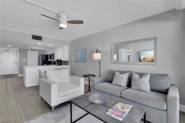 890 S Collier Blvd in Marco Island, FL - Building Photo - Building Photo