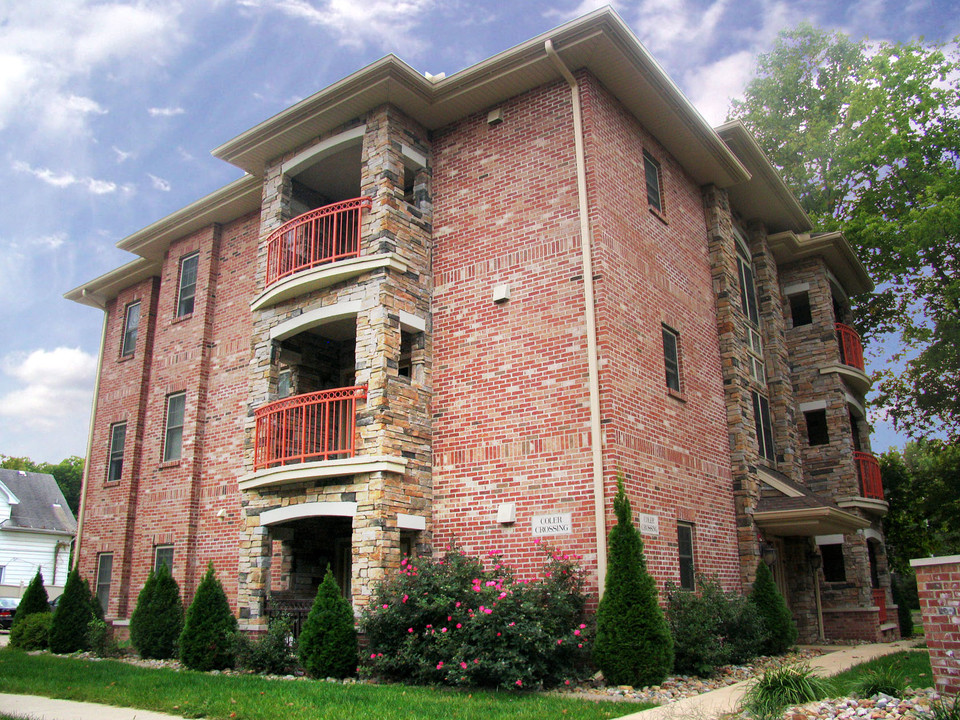 Coler Crossing in Urbana, IL - Foto de edificio