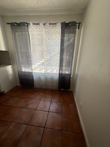 905 S Magnolia Ave in El Cajon, CA - Building Photo