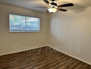 2002 Washington St in Commerce, TX - Building Photo - Building Photo