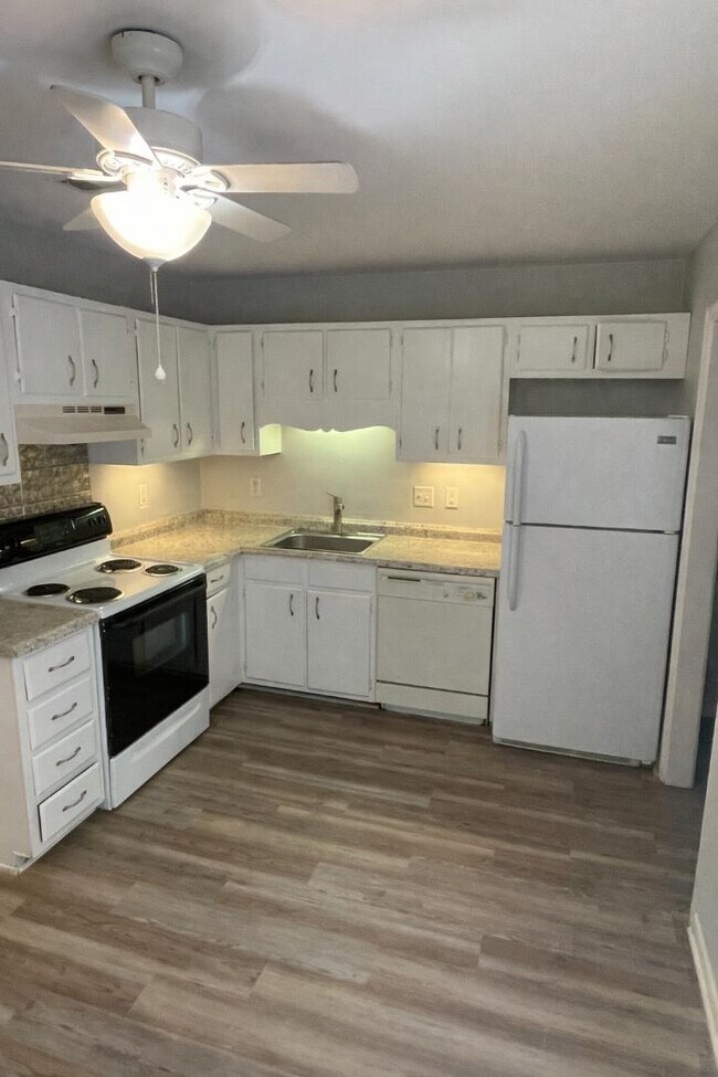 113 Timber Ln in Summerville, SC - Building Photo - Building Photo