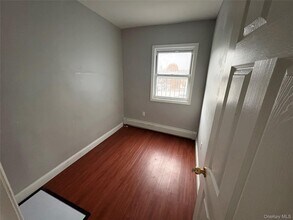 56-33 Waldron St in Queens, NY - Building Photo - Building Photo