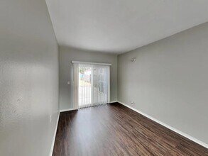 1520 E L St in Los Angeles, CA - Building Photo - Building Photo