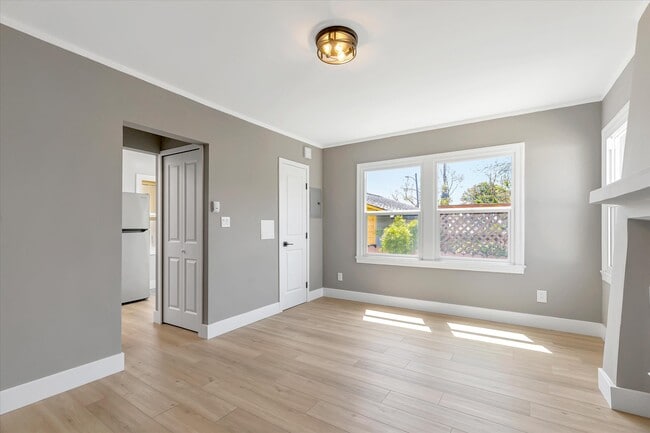 5284 Belvedere St in Oakland, CA - Building Photo - Building Photo