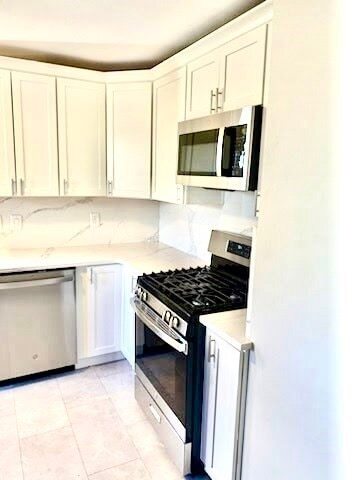 385 Pleasant St, Unit 1 in Worcester, MA - Foto de edificio - Building Photo