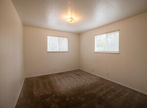 4176 S 1400 E in Millcreek, UT - Building Photo - Building Photo