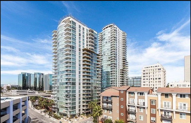 411 W Seaside Way, Unit 204 in Long Beach, CA - Foto de edificio